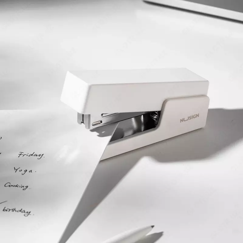 Канцелярский степлер "Deli Nusign" № 24/6, 20 листов (Арт. - 084-NS-wt) Белый