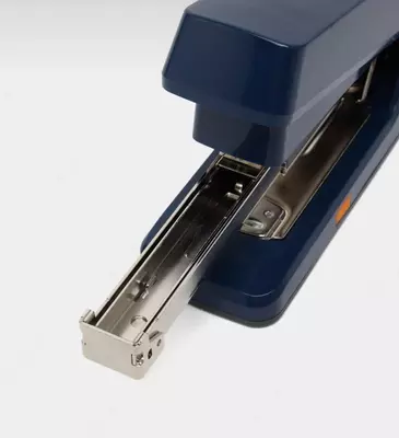 Kantselyariya shtapellari "Deli" № 24/6, 26/6, 20-40 varaq (Art. - 0479-bl) Moviy