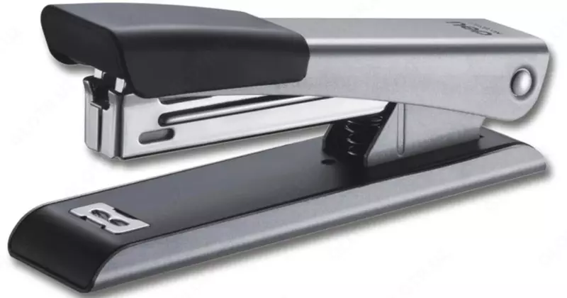 Kantselyariya shtapellari "Deli" № 24/6, 25 varaq (m. - 0341) Qora/kumush