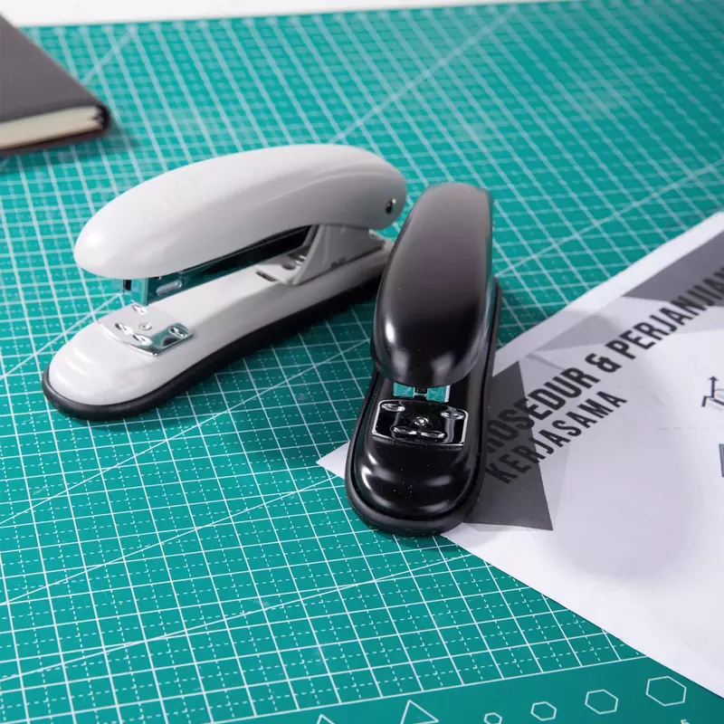 Канцелярский степлер "Deli" № 24/6, 25 листов (Арт. - 0344) Ассорти