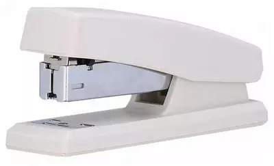 Канцелярский степлер "Deli" № 24/6, 20 листов (Арт. - 0425) Ассорти