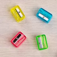 Пластиковая точилка для карандашей Deli "Comiko" ручная (Арт. - 034-H) Ассорти Только в розницу