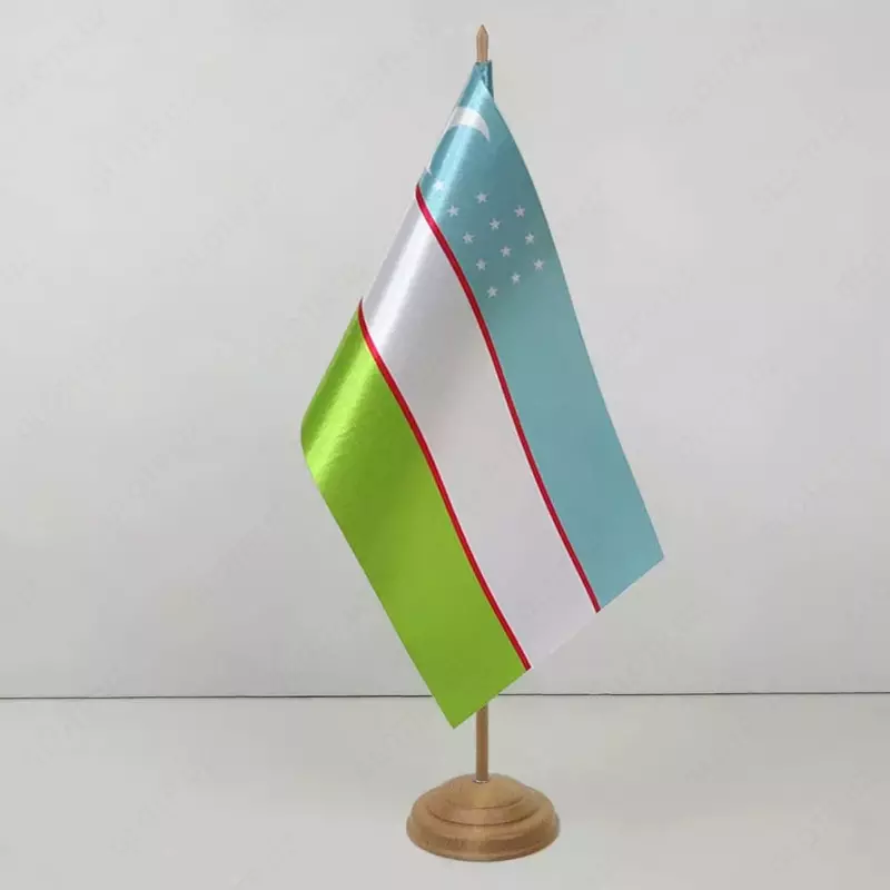 Marmar stendda O‘zbekiston Respublikasining atlas bayrog‘i 1x1,5 m