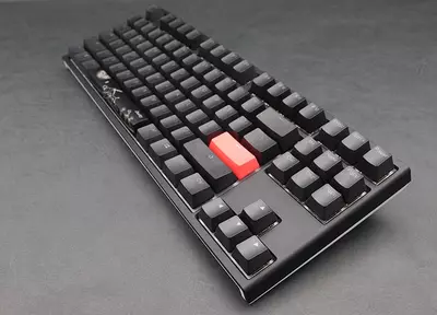 Simli o'yin klaviaturasi "Ducky" One 2 TKL, RGB/LED, USB (Art. № - DKON1787ST-RURALAZT1) Qora/Oq