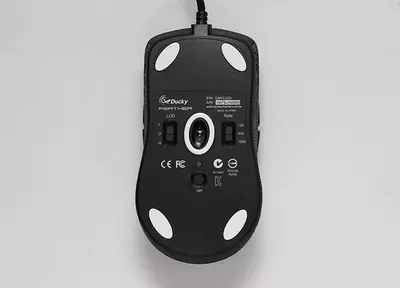 Проводная игровая мышь "Ducky" Feather, USB, RGB (Арт. - DMFE20O-OAAPA7B) Черная