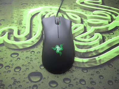Simli o'yin sichqonchasi "Razer" DeathAdder Essential, USB, RGB (Art. - RZ01-03850100-R3M1) Qora