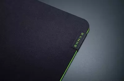 Коврик для мыши  Коврик для мыши "Razer" Gigantus V2 Medium (Арт. - RZ02-03330200-R3M1) Черный/Зеленый