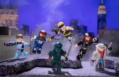 Jazwares Roblox "Multipack Q-Clash W7" o'yin kolleksiyasi (Art. - ROB0307)