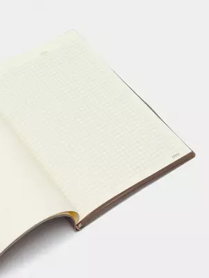 Блокнот для записей (клетка) "Deli Trouvaille" А5, 96 л., мягкая обложка, застежка-резинка, цветной срез стр. (Арт. - 002-N) Бежевый меланж