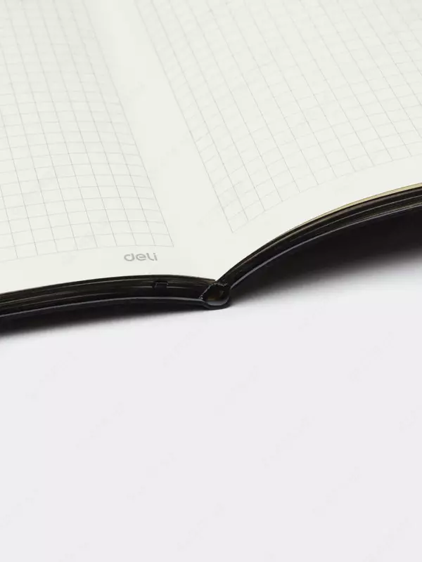 Блокнот для записей (клетка) "Deli Trouvaille" А5, 96 л., мягкая обложка, застежка-резинка, цветной срез стр. (Арт. - 002-N) Черный