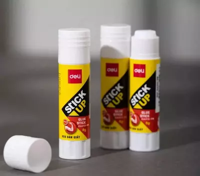 Канцелярский клей - карандаш "Deli" StickUP, 9 гр, блистер, 3 шт. (Арт. - 7101-MT-E)