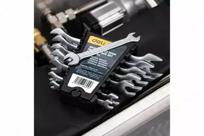 Kalitlar to'plami (ochiq) "Deli Tools" 8 dona, 6-22 mm, plastmassa. korpus (Art. - EDL160008A) Chrome