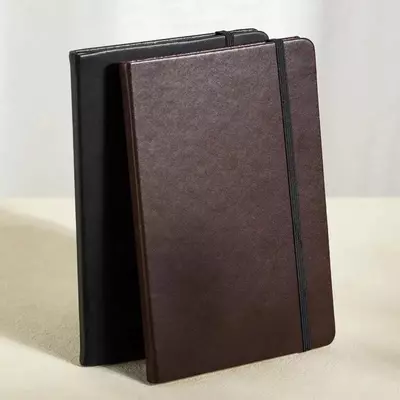 Записная книжка (клетка) "Deli" А5, 210 х 143 мм, 80 л., резинка-застежка (Арт. - 111G-N-bk) Черная