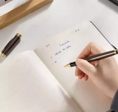 Записная книжка (клетка) "Deli" А5, 210 х 143 мм, 96 л., резинка-застежка (Арт. - 112G-N-br) Коричневая