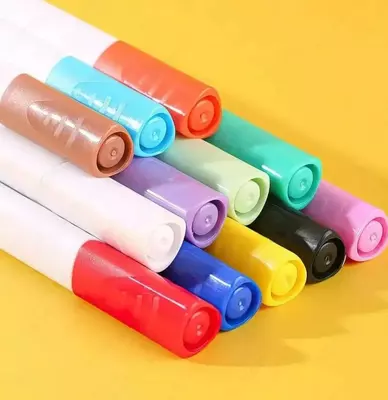 Akril markerlarni qadoqlash (bir tomonlama) "Deli" 12 dona, plastmassa. tutqichli quti (modda - 111-12-HM)