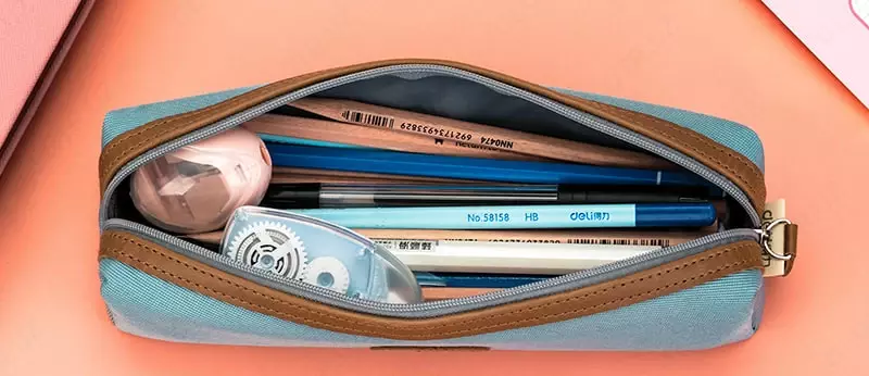 Пенал для канцтоваров (прямоугольный) "Deli", 1 отд., 225 х 60 х 55 мм, брезент/экокожа (Арт.- 67030) Ассортимент