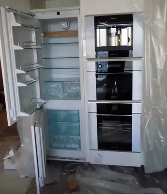 Установка бытовых холодильников