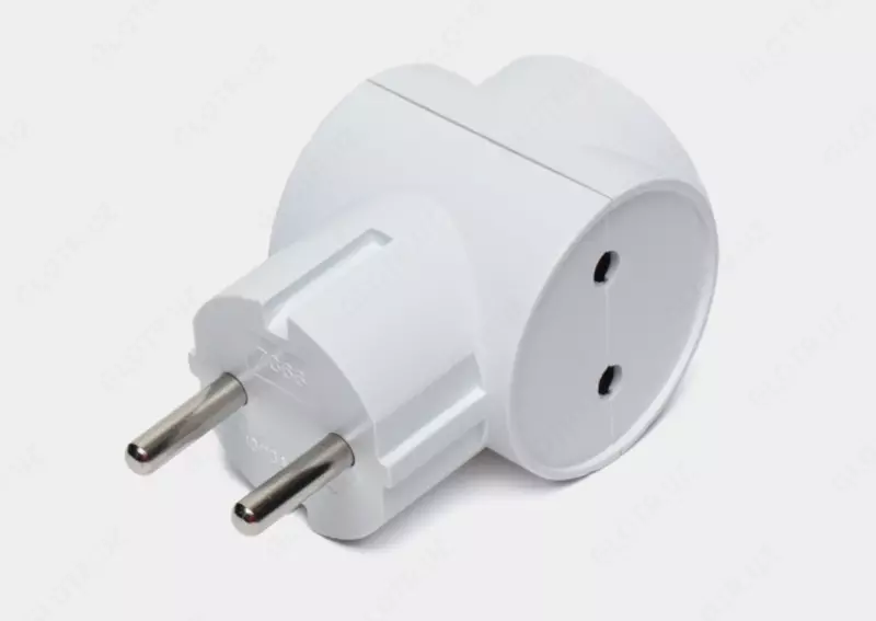   Beshr uchligi  adapter  3 uyali  yerga ulanmagan  ixcham o‘lchamli  mustahkam korpus  B35
