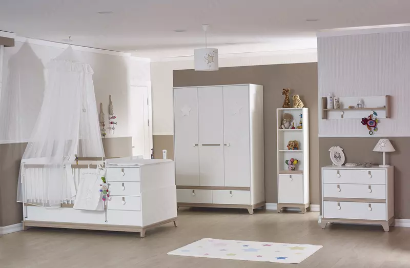 Yangi tug'ilgan chaqaloqlar uchun mebellar to'plami