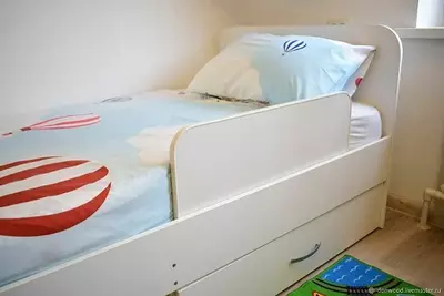 Almila Sento bolalar to'shagi uchun chegara cheklovchisi shaffof kulrang (30x70 sm)