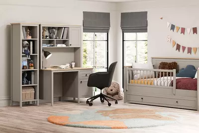 Almila Sento kitob javoni