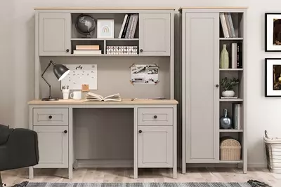 Almila Sento eshikli kitob javoni