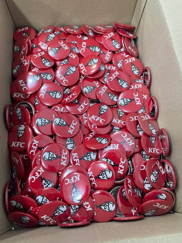 Металлические значки с логотипом Только в розницу