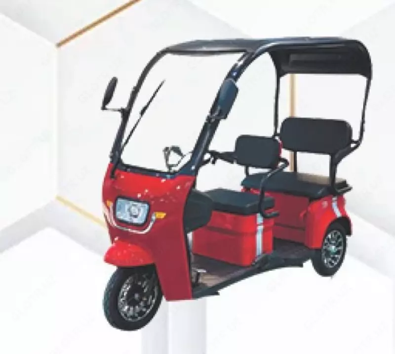 Электрический трицикл с кабиной