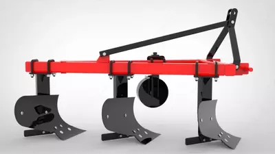 Плуг трехкорпусной