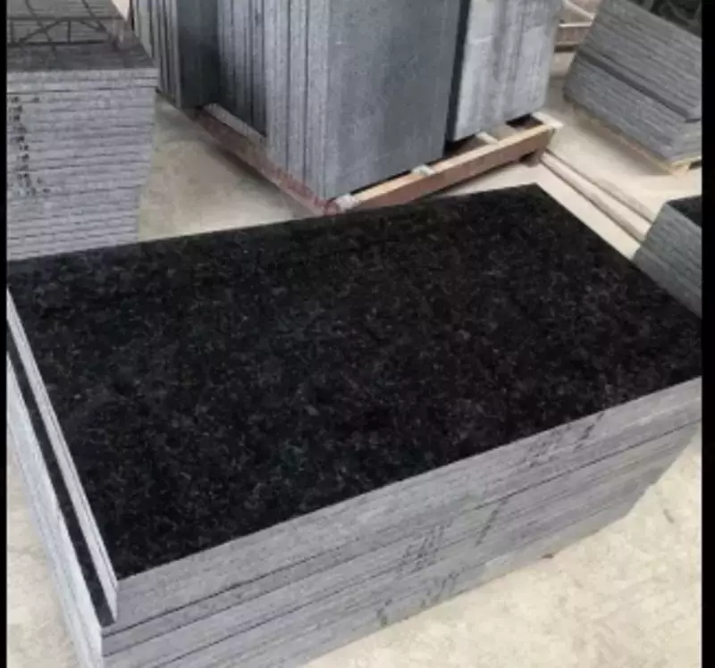 Натуральный камень гранит Angola black