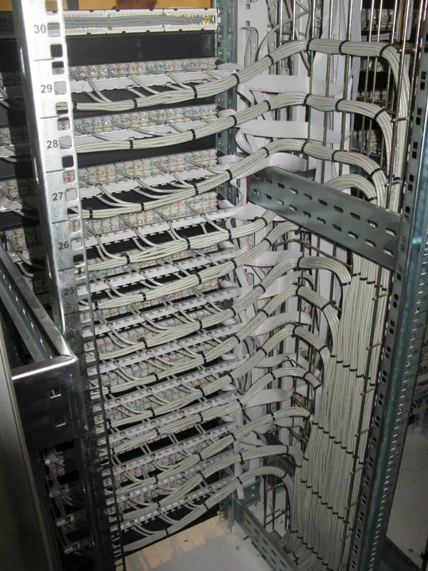 IT - УСЛУГИ: МОНТАЖ СЛАБОТОЧНЫХ СЕТЕЙ - по запросу