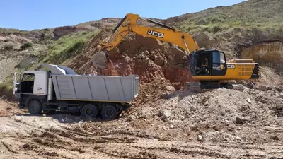 Paletli ekskavator JCB JS 305 LC - 2 380 000 000 so'm / dona