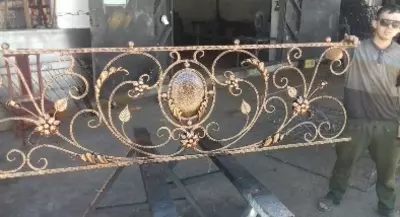 Balkon SM0004 uchun zarb qilingan panjara (bej