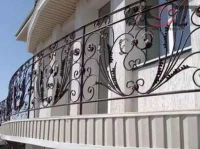 Balkonga ishlangan temir panjaralar CM0003 - Narx so&#039;rov asosida