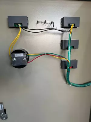 Стабилизатор напряжения трехфазный латорный GDC-D100000VA (100 kVa) Оптом и розница