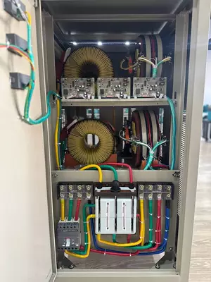 Стабилизатор напряжения трехфазный GDC-D300000VA (300kVa)