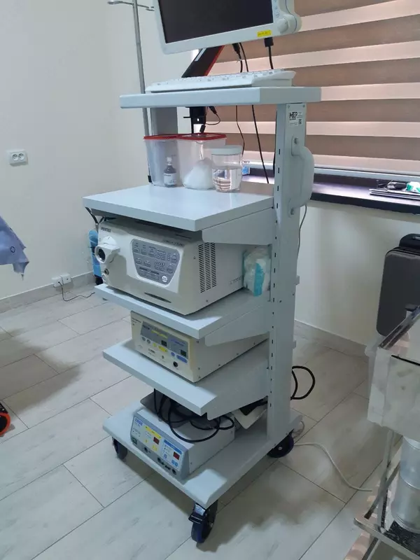 Uskunalar uchun tibbiy stend - {0} so'mdan