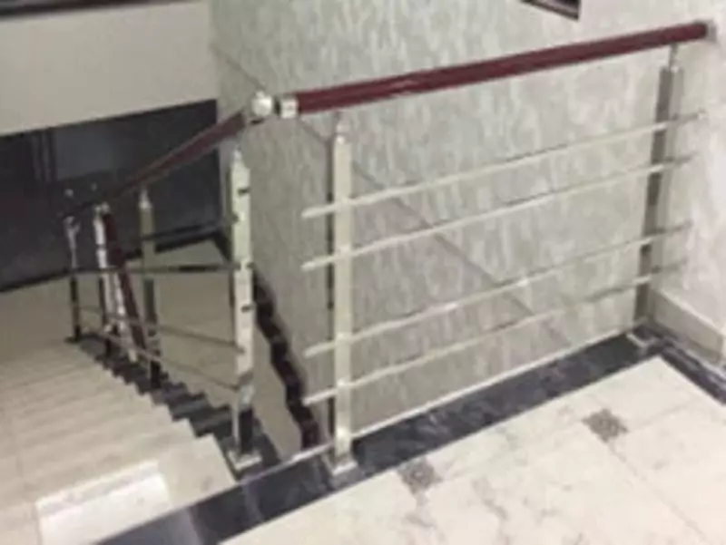 Перила для лестниц с деревянным поручнем ITM-202 (Нерж. сталь)