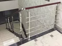 Перила для лестниц с деревянным поручнем ITM-202 (Нерж. сталь)