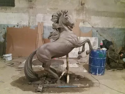 изготовим статую лошади оригинального размера