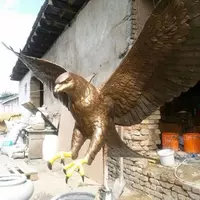 скульптура ов қилаётган Бургут композицияси