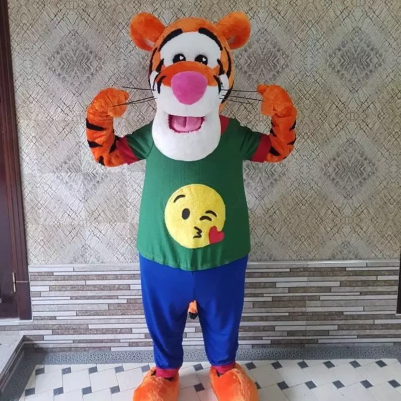 Микки Маус костюмлари