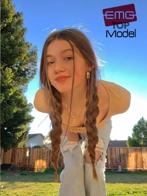 Ichkaridan porno tomosha qiling