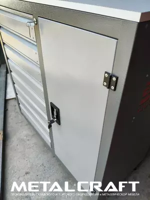 Цена по запросу Передвижная инструментальная тележка.