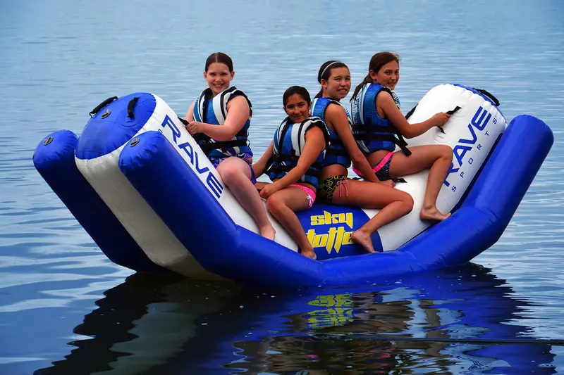 Suv attraksionlari Engil.uz