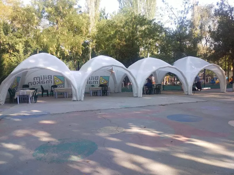 Tadbirlar uchun chodirlarni ijaraga olish Chakana savdo