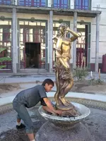 Barelyefi haykallar Manzarali sharshara hovuz favvorasi rasmlari barbekyu kamin dizayni rassomlari