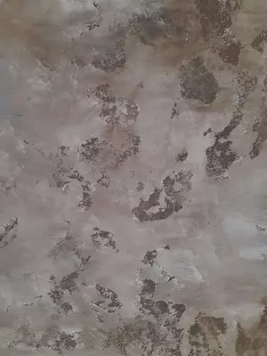 Ottocento (qum) Venetsiyalik badiiy-beton teksturali devor va shipni bo'yash