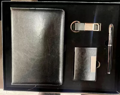 Подарочные наборы с логотипом (канцелярские наборы) Merchi.uz