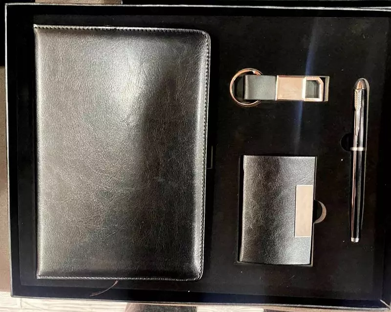 Подарочные наборы с логотипом (канцелярские наборы) Merchi.uz